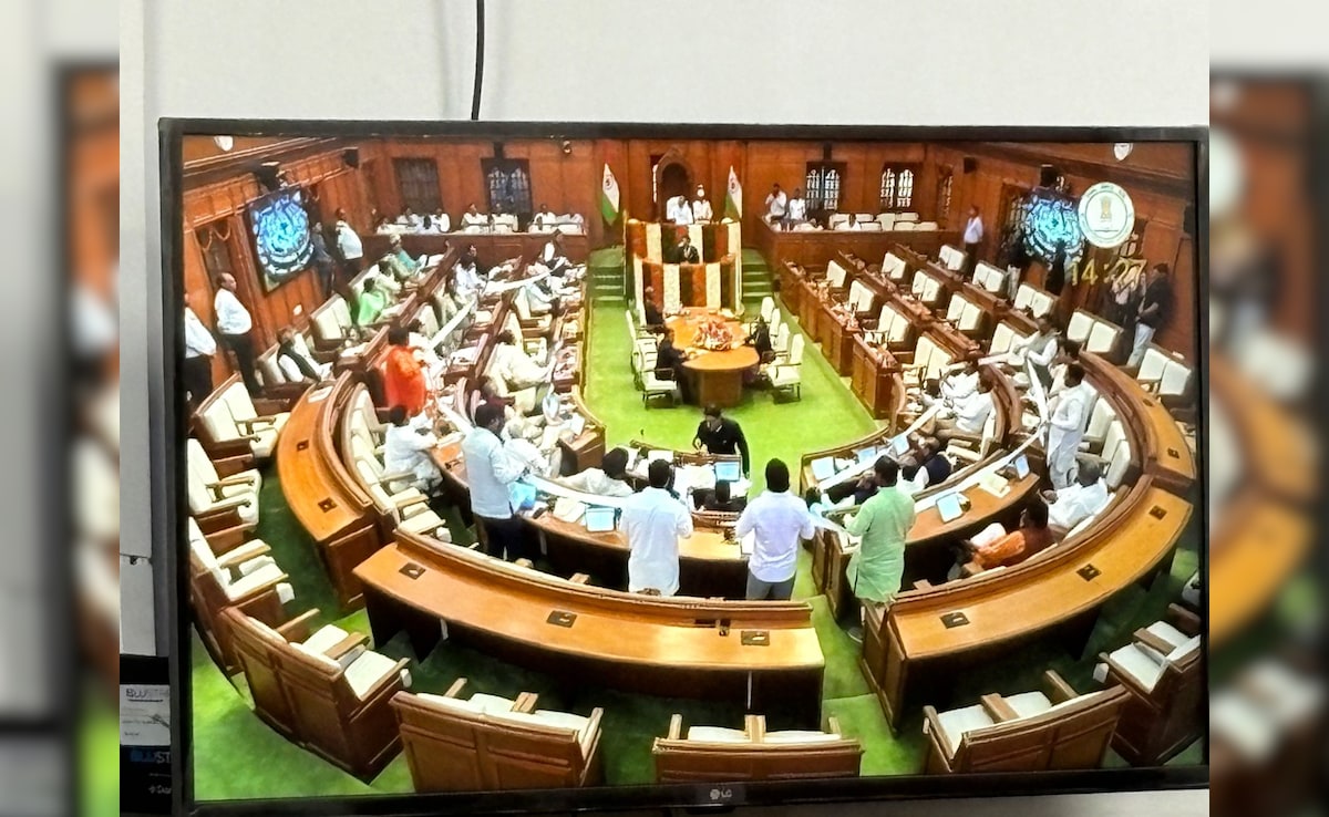 दिल्ली विधानसभा को तीन दिनों में लगातार तीसरी बार बम की धमकी मिली