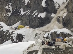 7 Killed, 5 Injured In Avalanche At Zojila Pass, Which Connects J&amp;K, Ladakh