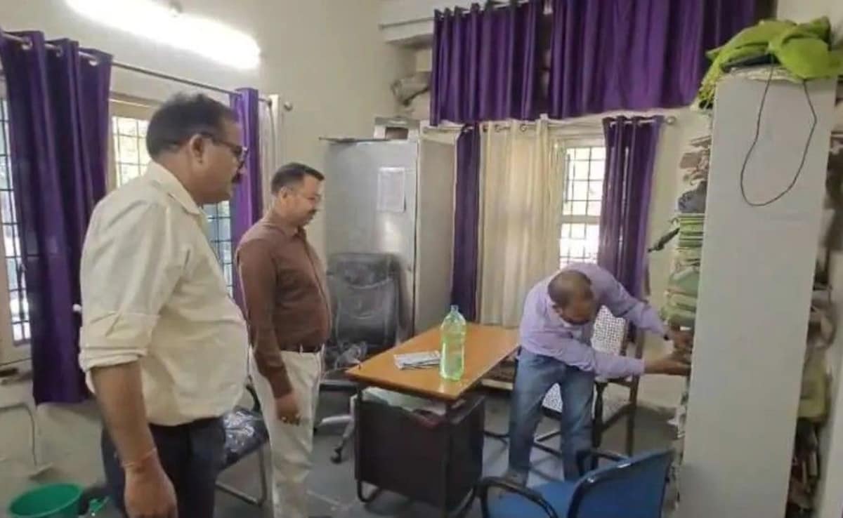 सिटी मजिस्ट्रेट ने मारा हाइडिल ऑफिस पर छापा, नशे में मिला कार्यालय सहायक निलंबित