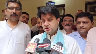 ग्वालियर हादसा: आग से व्यापारी परिवार को भारी नुकसान, केंद्रीय मंत्री सिंधिया ने पहुंचकर परिवार से की मुलाकात