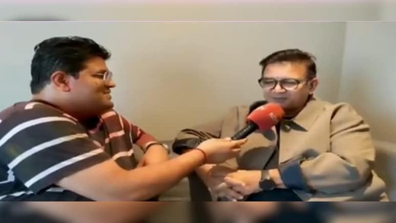 Exclusive Interview: एक्टर कुमुद मिश्रा ने मनाई 'भोपाल' में होली, सुनाए बचपन के अनसुने किस्से