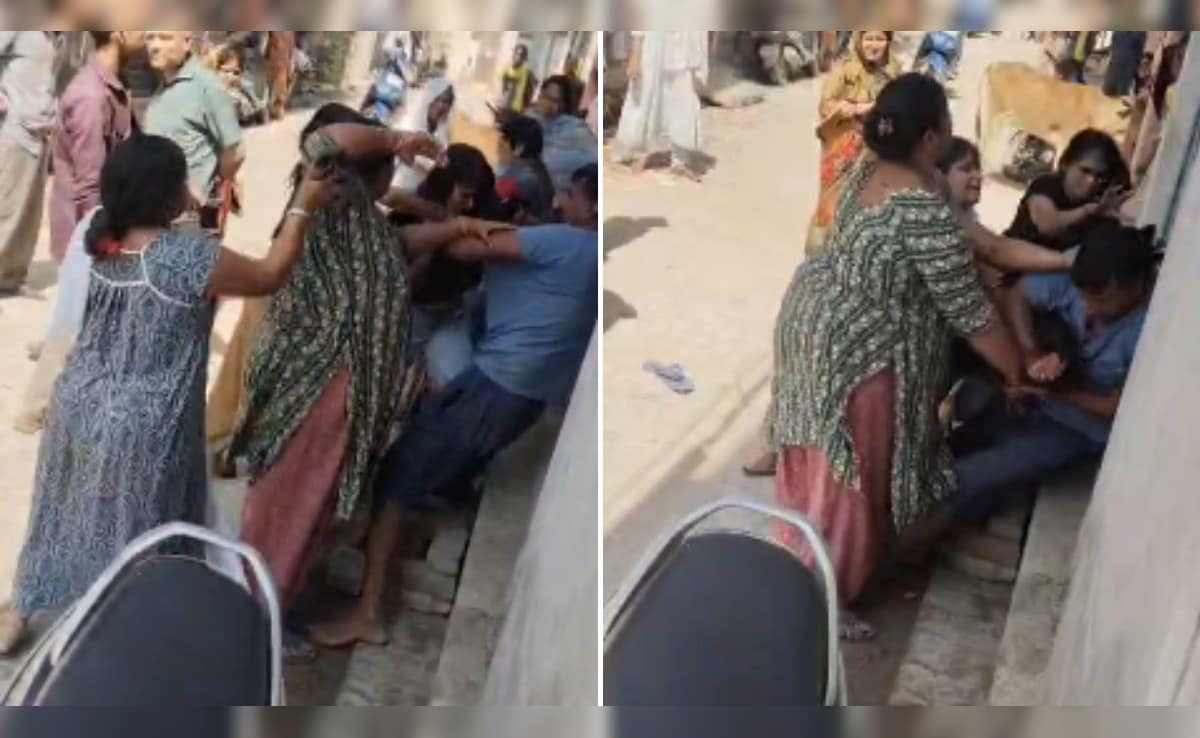 कानपुर: आने-जाने वाली लड़कियों को छेड़ता था मनचला, महिलाओं ने पकड़कर पीट दिया- Video