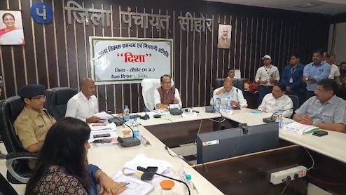 दिशा बैठक में शिवराज का बड़ा संदेश: गरीबों के घर नहीं टूटेंगे, पट्टा देकर मिलेगा आवास का हक