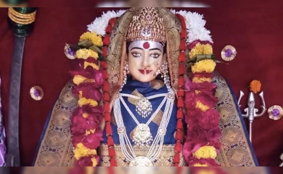 Shukrawar ke Upay: शुक्रवार को करें ये आसान उपाय, प्रसन्न होंगी संतोषी माता, मिलेगा सुख-समृद्धि का आशीर्वाद