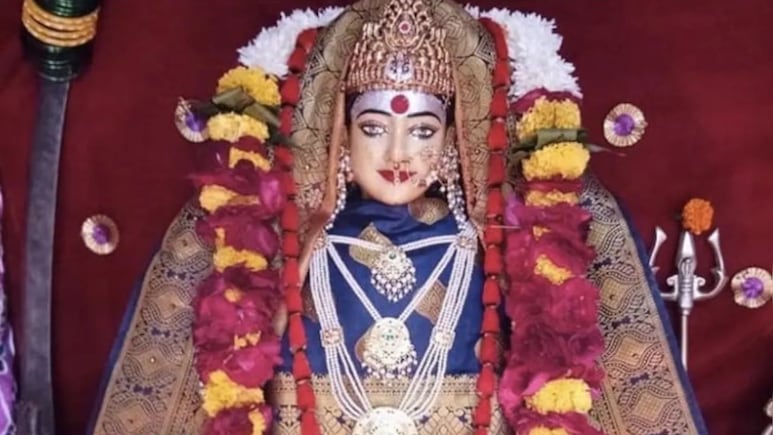 Shukrawar ke Upay: शुक्रवार को करें ये आसान उपाय, प्रसन्न होंगी संतोषी माता, मिलेगा सुख-समृद्धि का आशीर्वाद