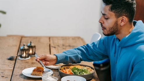 Late-Night Hunger Isn't Just A Habit, Doctors Say It May Signal Disease