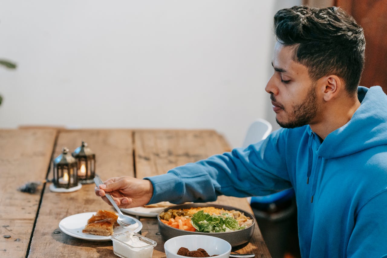 Late-night hunger is often dismissed as a simple habit or a lack of self-control
