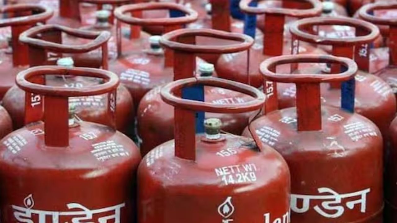 बुक नहीं हो रहा LPG Cylinder? इन नंबर पर कर दें शिकायत, बिना झंझट मिलेगी डिलीवरी