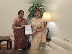 महाराष्ट्र महिला आयोग की अध्यक्ष रूपाली चाकणकर ने दिया इस्तीफा, बाबा अशोक खरात से संबंध के हैं आरोप