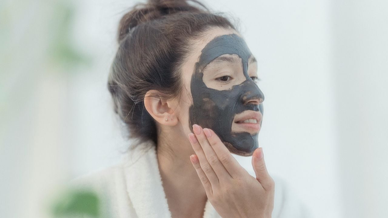 अब Pimple नहीं करेगा आपको परेशान, स्किन की होगी Deep Cleaning, ये Charcoal Mask कर रहे हैं कमाल