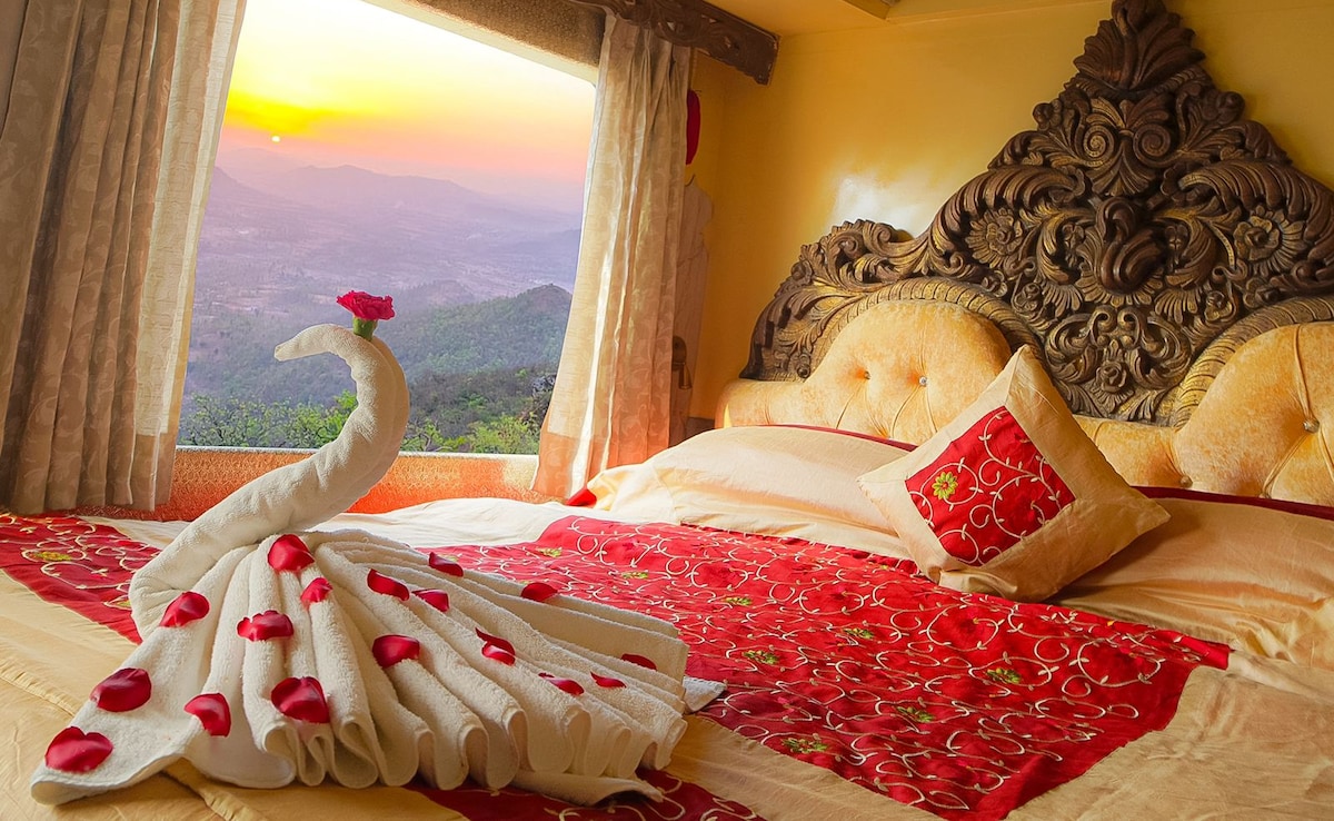 India's Palace on Wheels: Luxury Train Bliss