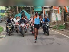 न कार, न कोई काफिला... गंजी और हाफ पैंट में 12 KM दौड़कर अभिषेक बनर्जी की सभा में पहुंचे TMC उम्मीदवार
