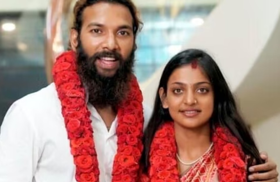 मोनालीसा ने फरमान से शादी के बाद कबूल किया इस्लाम? जानें क्या है महाकुंभ वायरल गर्ल की इस शादी का सच