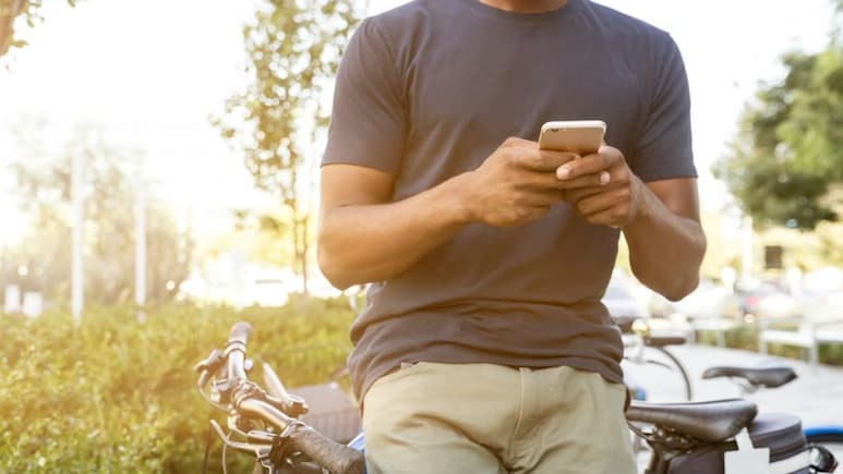 न ऐप, न इंटरनेट! सिर्फ एक SMS से घर बैठे ऐसे पता करें आज का पेट्रोल-डीजल रेट