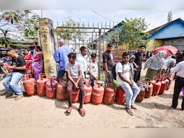 तेल सप्लाई सामान्य, LPG पैनिक बुकिंग घटी...  पश्चिम एशिया संकट के बीच सरकार ने क्या अपडेट दिया