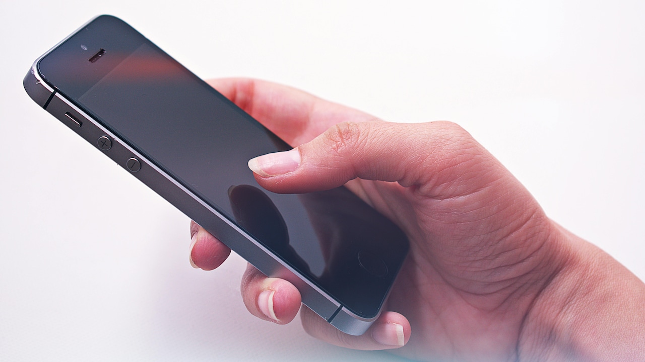 10 Smart Ways To Fix Fast Smartphone Battery Drain At Home And Improve Daily Performance