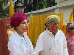 जावेद अख्तर और शबाना आजमी ने एक दूसरे को प्यार से लगाया गुलाल, कुछ यूं खेली रंगों की होली- देखें VIDEO