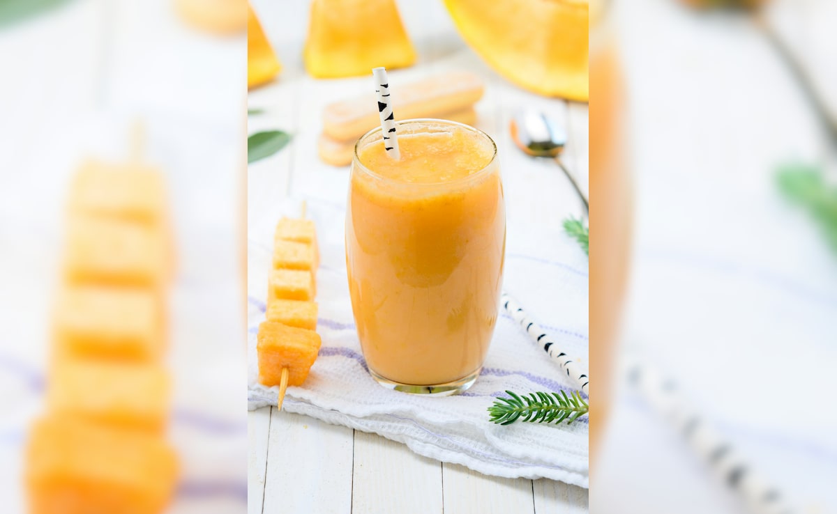 Papaya Ginger Smoothie: गर्मी में पेट को हल्का और दुरुस्त रखने के लिए पिएं पपीता-जिंजर स्मूदी, जानिए बनाने की आसान रेसिपी