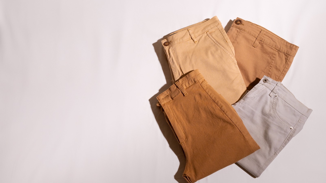 Slim Fit Chinos Vs Skinny for Men: Know Which One Works Best