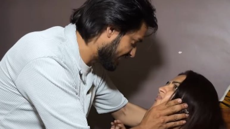 बच्चा पालने के लिए अगर सोना भी पड़े तो...वड़ा पाव गर्ल ने पहले दिया विवादित बयान, फिर वीडियो को गलत तरीके से दिखाने वालों की लगाई क्लास