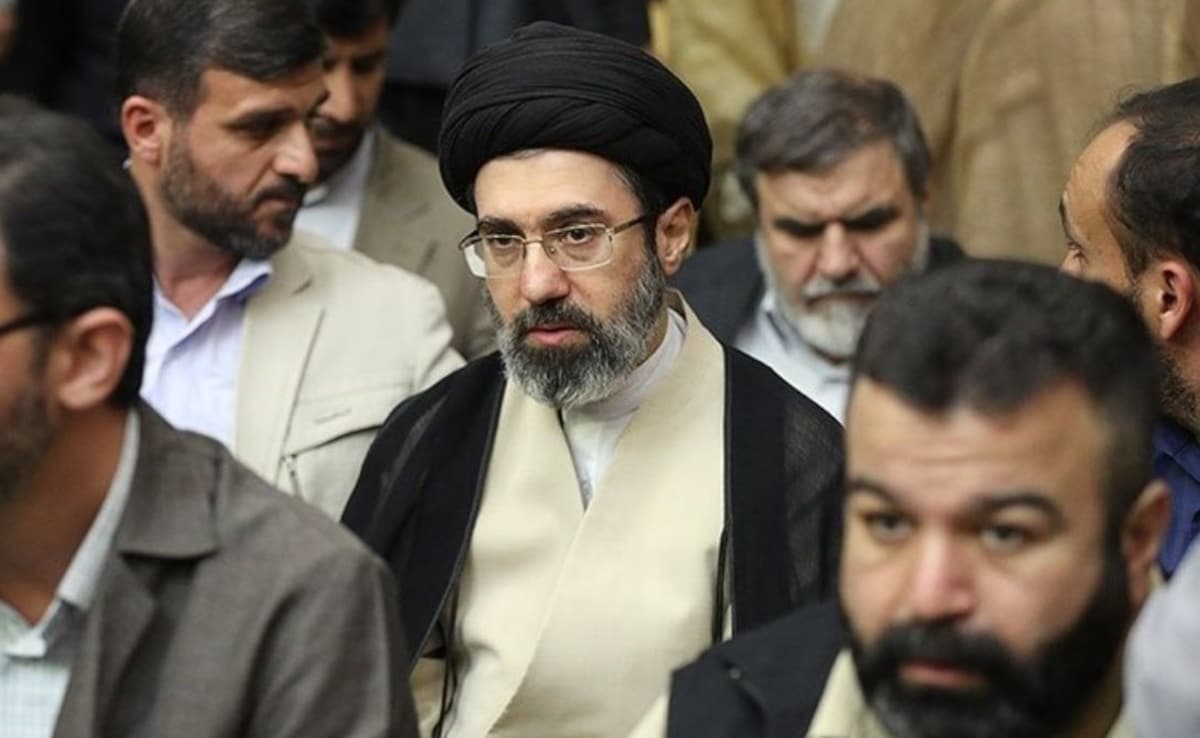 कौन हैं मोज्तबा खामेनेई? जिन्हें अब इजरायल की तरफ से मिल रही धमकी