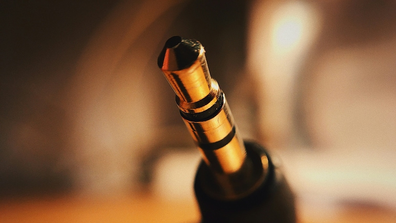 Wired Earphones Making A Comeback; Revenue Up 20% In 2026 After Five-Year Sale Slump: Report