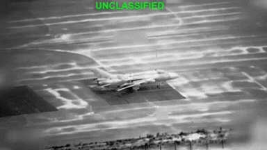 ईरान के फाइटर जेट को उड़ने से पहले मार गिरा रही ट्रंप आर्मी, दुनिया के सबसे बड़े जंगी जहाज की भी एंट्री- VIDEO