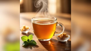 सुबह खाली पेट त्रिफला, गिलोय, शहद और हल्दी को गुनगुने पानी में मिलाकर पीने से क्या होता है? आयुर्वेद ने बताए...