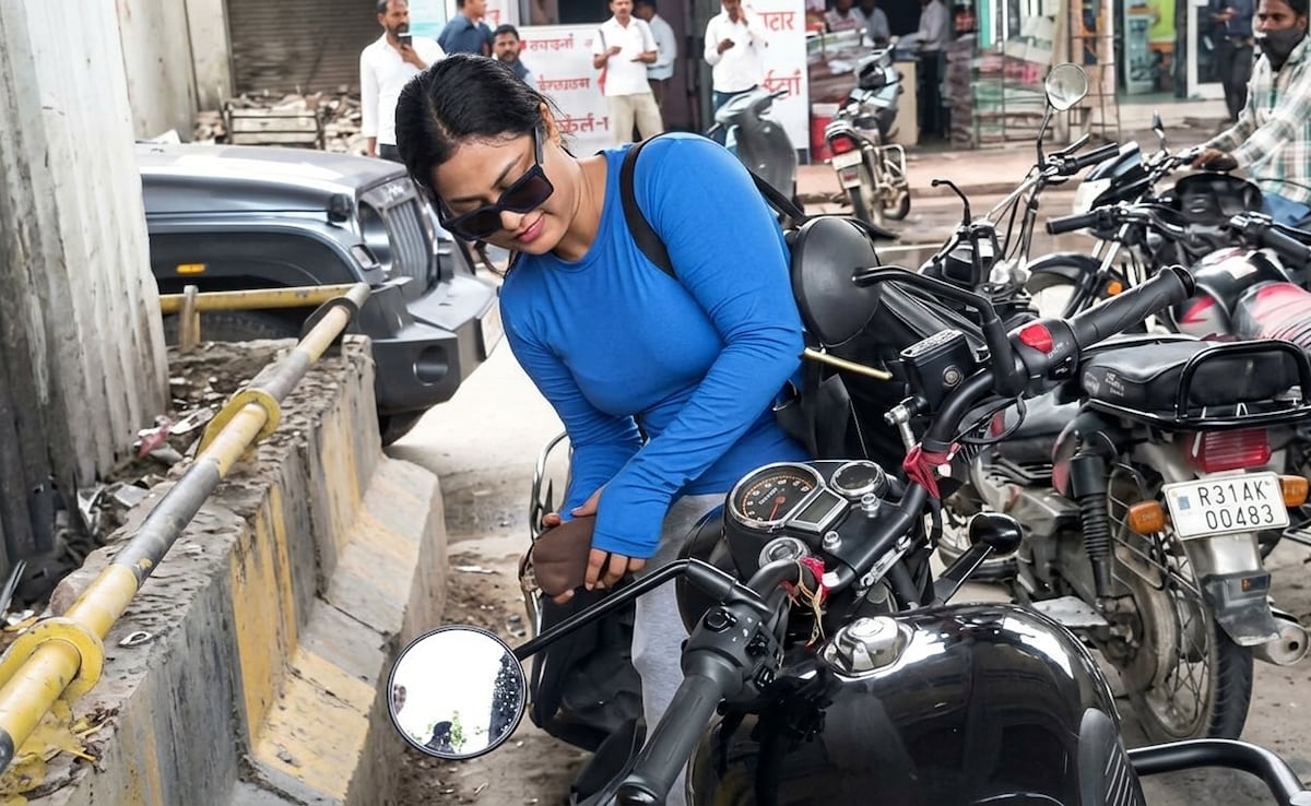 Jaipur Viral Video Shows Woman Damaging Bike After Minor Collision