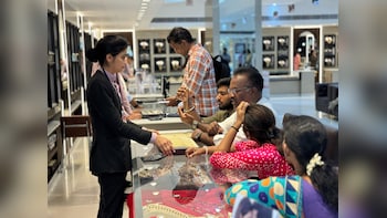 Kalyan Jewellers Stock to Buy? Motilal Oswal Sees Favorable Risk-Reward — Check Target Price, Upside