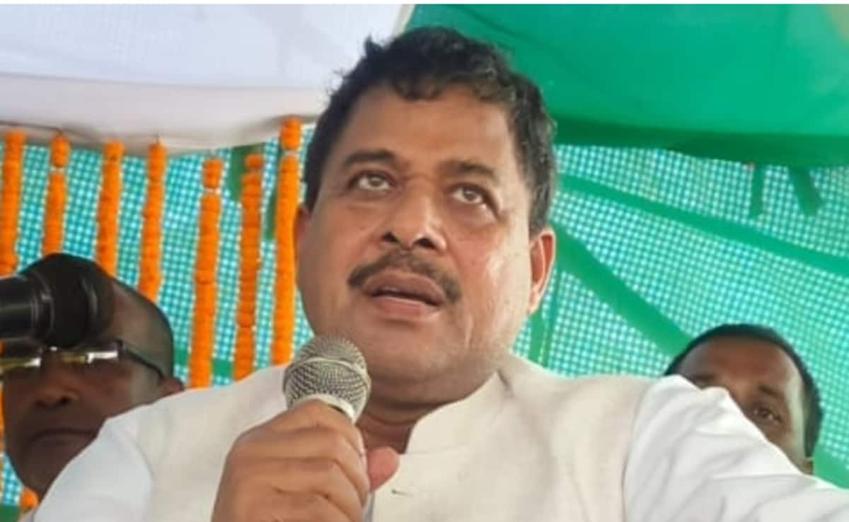 वो एक बयान और अब छिन जाएगी सांसदी? नीतीश के 'खास'रहे गिरिधारी यादव के खिलाफ JDU ने लिया बड़ा फैसला