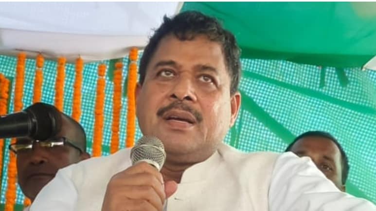 वो एक बयान और अब छिन जाएगी सांसदी? नीतीश के 'खास'रहे गिरिधारी यादव के खिलाफ JDU ने लिया बड़ा फैसला