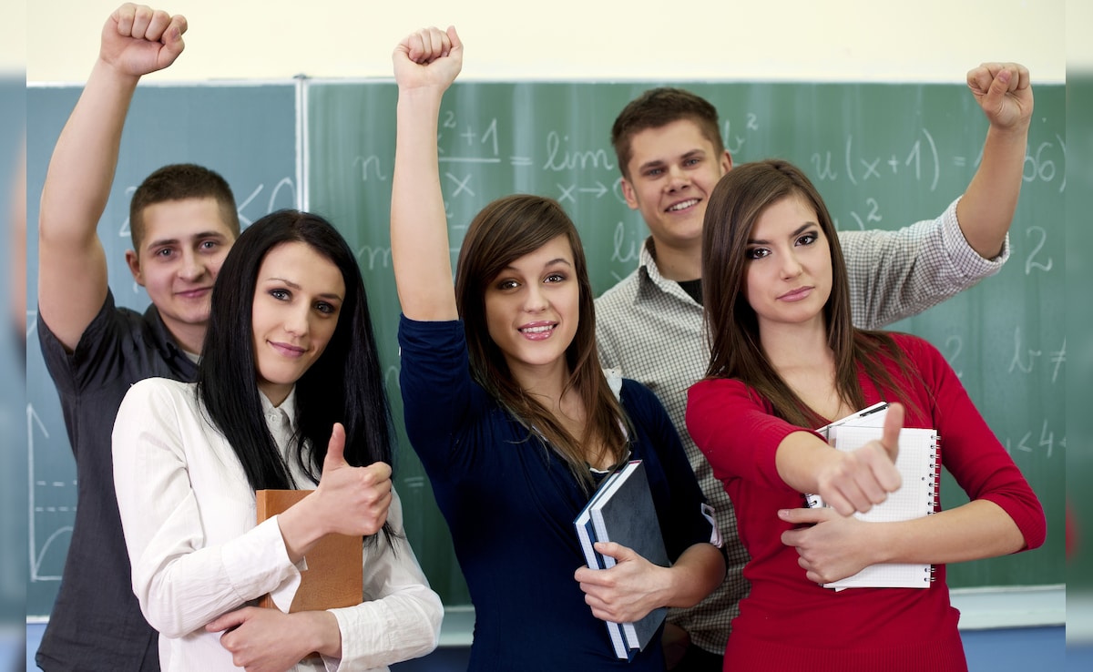 Rajasthan Board 12th Toppers: राजस्थान बोर्ड 12वीं में टॉपर्स बेटियों का जलवा, टॉप-5 में चार ने बनाई जगह