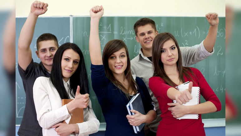 Rajasthan Board 12th Toppers: राजस्थान बोर्ड 12वीं में टॉपर्स बेटियों का जलवा, टॉप-5 में चार ने बनाई जगह