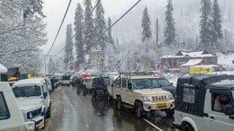 Over 1,500 Vehicles Stranded Near Atal Tunnel Cleared After Massive Rescue Operation
