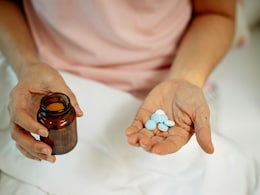 World Sleep Day 2026: बिना डॉक्टर की सलाह नींद की दवा लेना पड़ सकता है भारी, जानिए क्या कहते हैं विशेषज्ञ