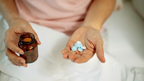 World Sleep Day 2026: बिना डॉक्टर की सलाह नींद की दवा लेना पड़ सकता है भारी, जानिए क्या कहते हैं विशेषज्ञ