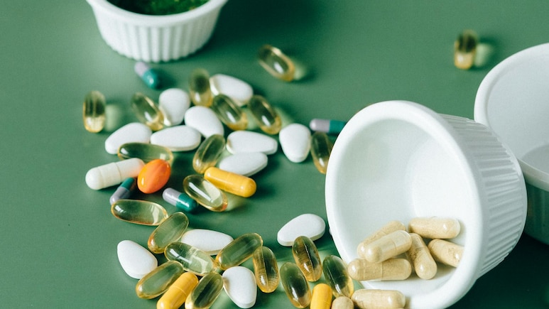 Not Seeing Results From Supplements? A Doctor Says Timing Could Be The Reason