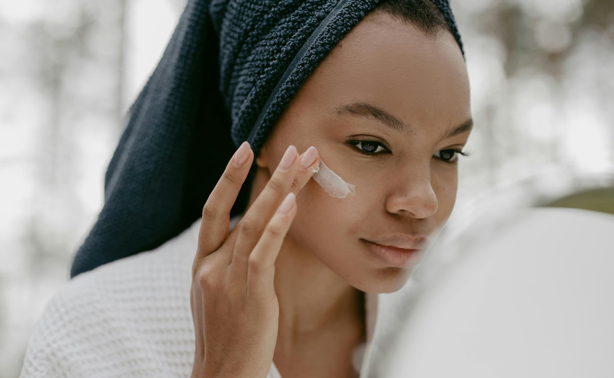 Follow This Dermatologist-Recommended 3 Step Night Routine For Healthy And Glowing Skin