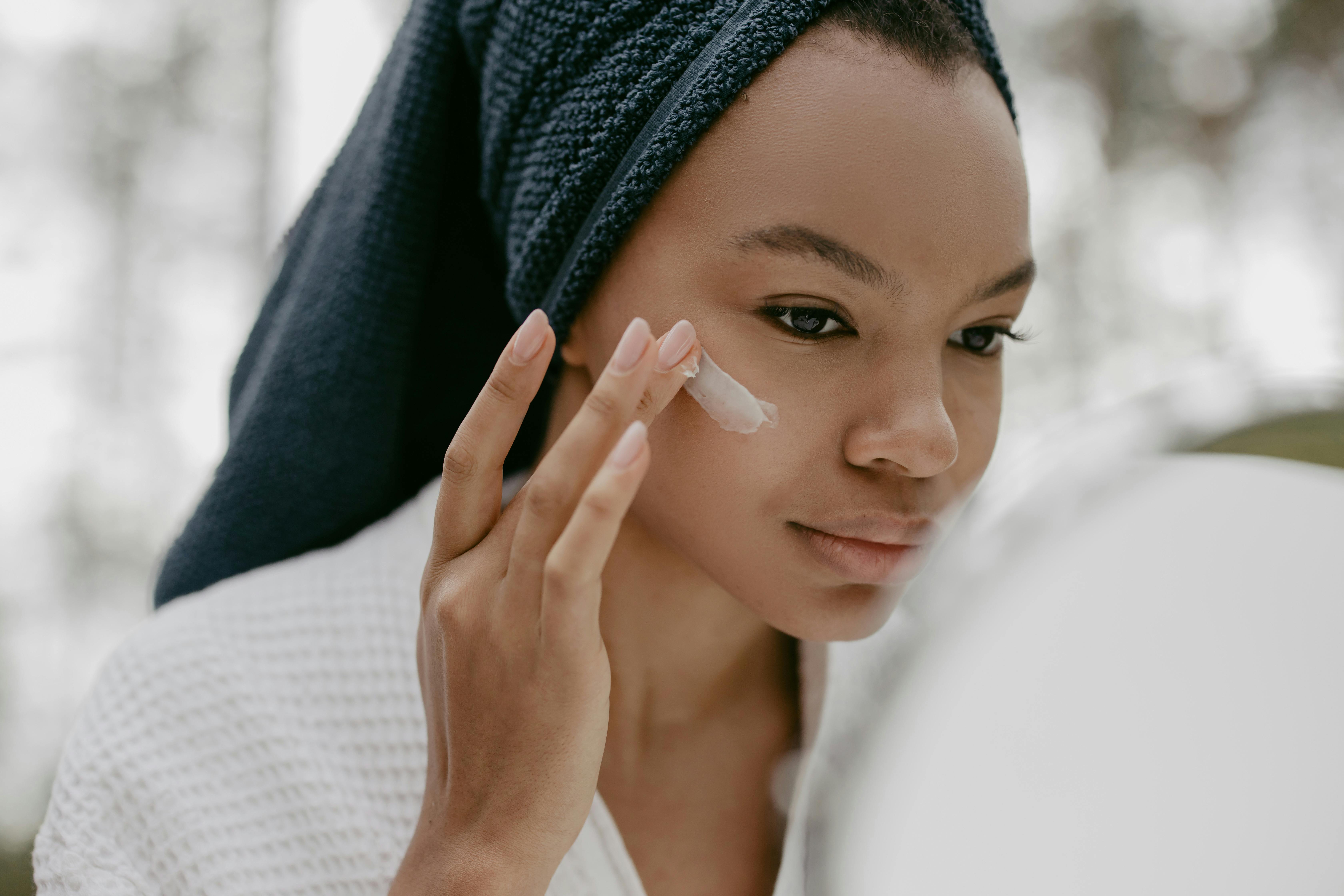 Follow This Dermatologist-Recommended 3 Step Night Routine For Healthy And Glowing Skin