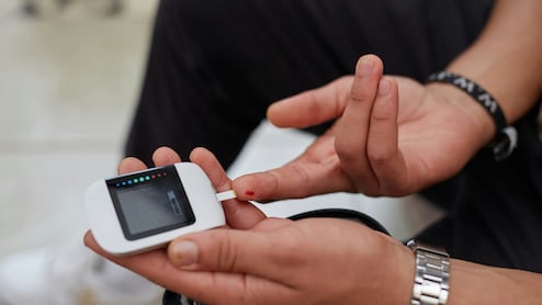 Diabetes Early Symptoms: जानें, डायबिटीज के शुरुआती लक्षण जिन्हें नजरअंदाज नहीं करना चाहिए