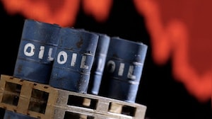 Oil Could Hit $200/Barrel: Iran Warns Amid Rising Tensions in Strait of Hormuz