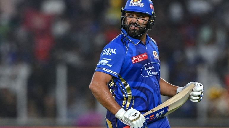 IPL 2026: रोहित शर्मा केवळ फलंदाजीपुरता मैदानात दिसणार? MI च्या मुख्य प्रशिक्षकांनी काय म्हटलं?