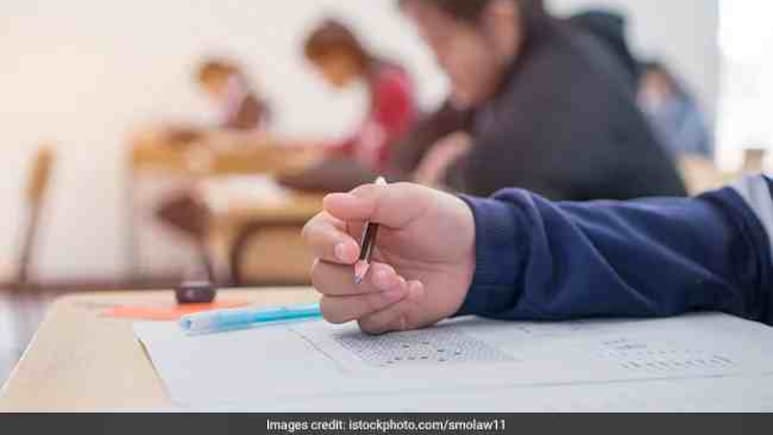 MPPSC Prelims Exam: एमपीपीएससी प्रीलिम्स परीक्षा आज, 365 केंद्रों पर 1.35 लाख अभ्यर्थी देंगे एग्जाम; थ्री-लेयर सिक्योरिटी से गुजरेंगे परीक्षार्थी