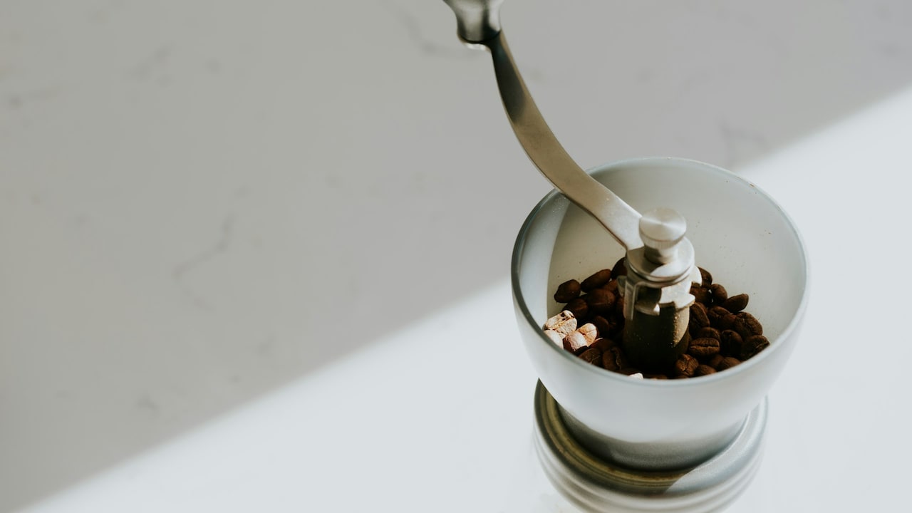 Manual coffee grinders for a rich taste