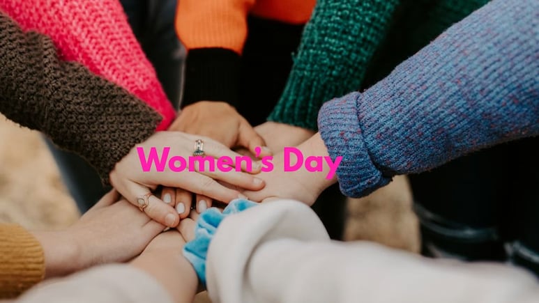 International Women's Day के लिए 40 सबसे बढ़िया छोटे Instagram Captions, हिंदी और इंग्लिश दोनों में