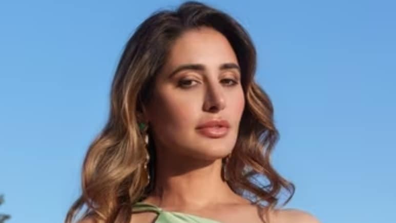 दुबई में मिसाइलों के धमाके और खतरे के सायरन से 'हाउसफुल' एक्ट्रेस की उड़ी नींद, बोलीं- पता नहीं आगे क्या होगा