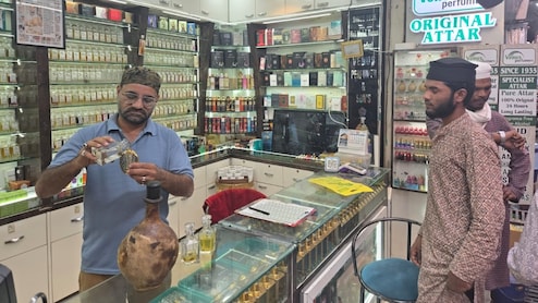 Israel US Iran War Impact: पश्चिम एशिया के तनाव में घुटी भोपाल की 'खुशबू', रमज़ान में करोड़ों का इत्र व्यापार संकट में