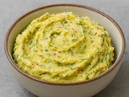 How To Make Creamy And Spicy Thecha Butter At Home
