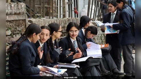 CBSE 12वीं गणित का पेपर कल: आखिरी मिनट में कैसे करें तैयारी? यहां जानिए एक्सपर्ट टिप्स